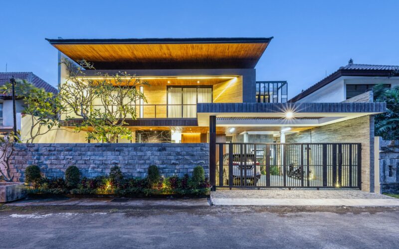 L’s House